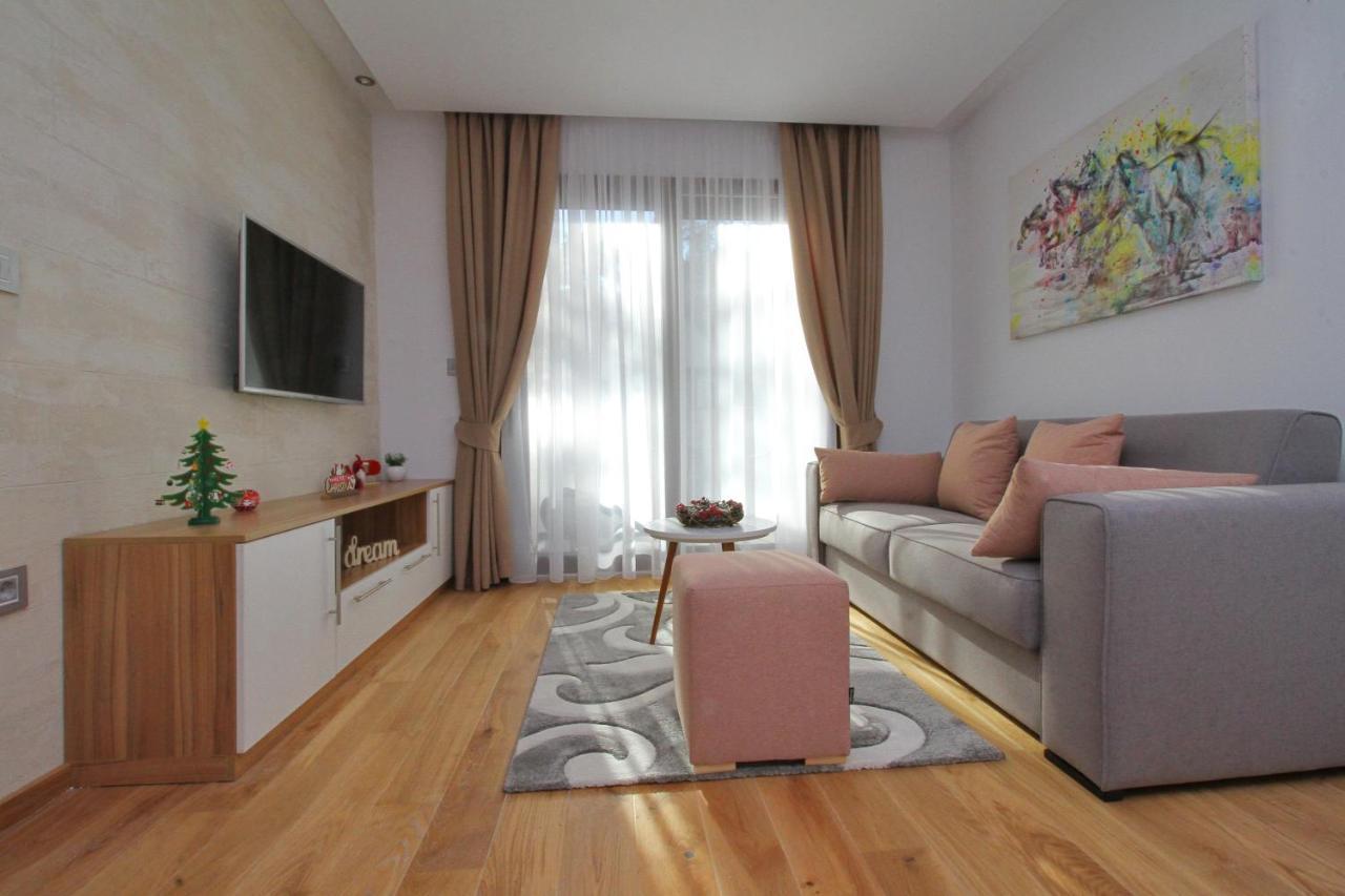 Time Out Lux Apartmani Zlatibor Buitenkant foto