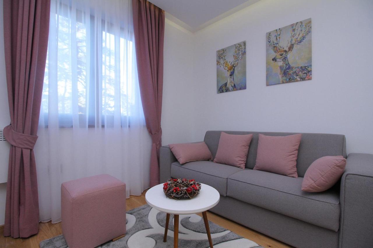 Time Out Lux Apartmani Zlatibor Buitenkant foto