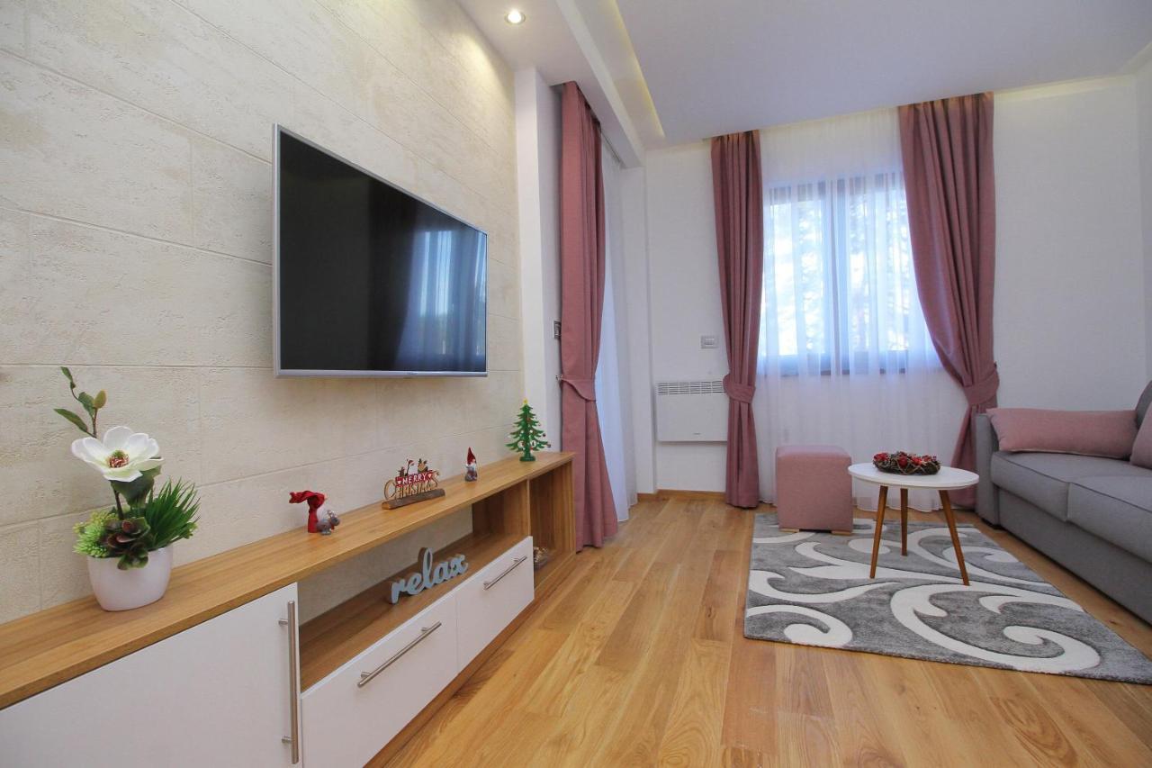Time Out Lux Apartmani Zlatibor Buitenkant foto